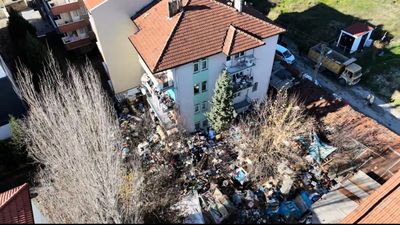 Karabük'te çöp ev göreni şaşkına çevirdi