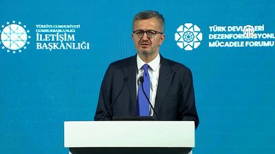 Burhanettin Duran: Dezenformasyon hakikate karşı bir tehdittir