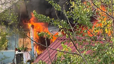Kocaeli'de çakmağı doldururken hem kendini hem de evi yaktı
