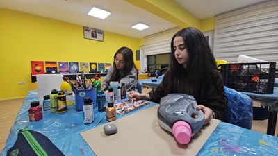 Erzincan'da üstün yetenekli öğrenciler, atıkları sanata dönüştürüyor