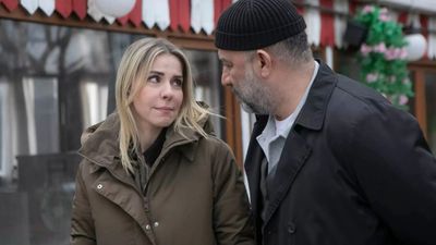 Arka Sokaklar'da tatlı aksiyon! Mesut iğneli, Selin tripli...