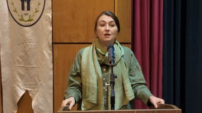 Çayla Kitap Projesi’nde anlamlı buluşma: Emine Şeçeroviç Kaşlı, Rize’de gençlerle bir araya geldi