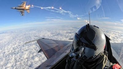 Yunan basınının iddiası: Ege'de Türk-Yunan uçakları arasında it dalaşı