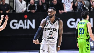 Beşiktaş, TOFAŞ maçının hakemine tepki gösterdi