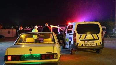 Adana'da tehlikeli hareketler yapan 2 otomobil sürücüsüne 49 bin TL ceza