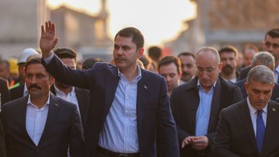 Murat Kurum, Hatay'daki son hazırlıkları inceledi: Şantiye şefi teşekkür etti