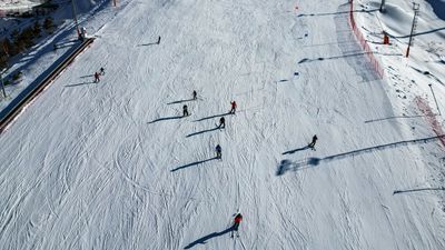 Kayak merkezlerinde hafta sonu hareketliliği: Kar kalınlıkları zirve yaptı