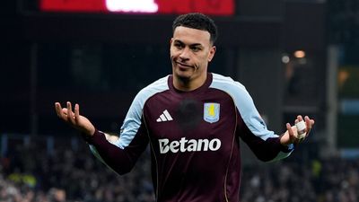 Aston Villa, Manchester United'ı devirdi