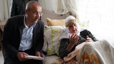 Adıyamanlı Hanım Orman, 105 yaşında AK Parti'ye üye oldu