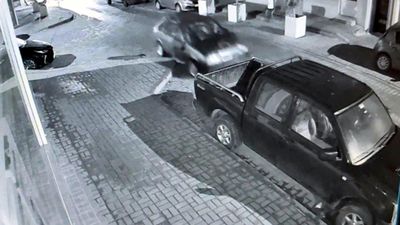 Tekirdağ'da yasal sınırın 5 katı alkollü olan sürücü park halindeki araçları biçti