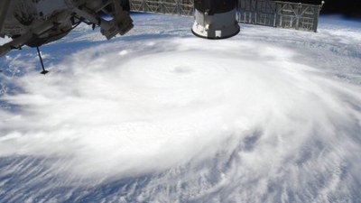 Laura Kasırgası uzaydan görüntülendi