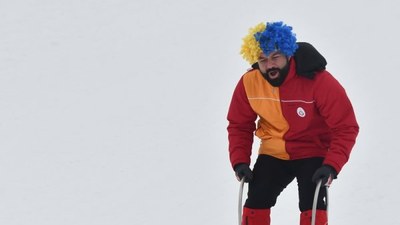Kostümlü Kayak Yarışması renkli görüntülere sahne oldu