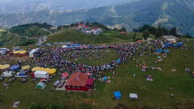 Trabzon'da 3 ilçenin birleştiği İzmiş Tepesi'nde festival