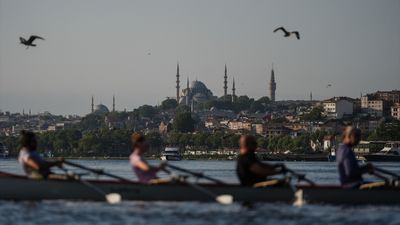 İstanbul’un kalbi Haliç'te kürek zamanı
