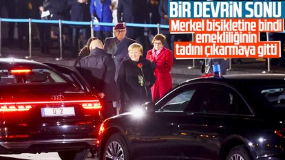 Angela Merkel'e askeri tören ile veda edildi