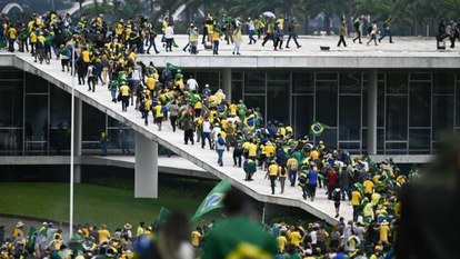Brezilya'da Bolsonaro destekçisi bin 500 kişi gözaltına alındı