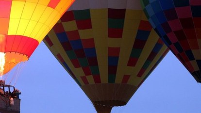 Kapadokya'da, balonlar gökyüzü ile buluştu
