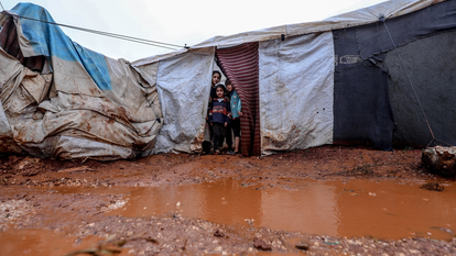 Sular altında kalan İdlib'deki kamplardan kareler