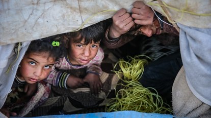 İdlib'te 2 gündür etkili olan fırtına 32 bin sivili vurdu