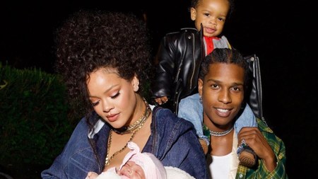 Rihanna'nın aile pozu