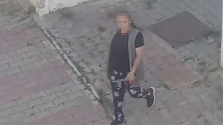 Pendik'te çocuk gürültüsünden rahatsız olan kadın bıçakla sokağa indi