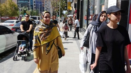 Van'da İranlı akını! 500 bin turist geldi...