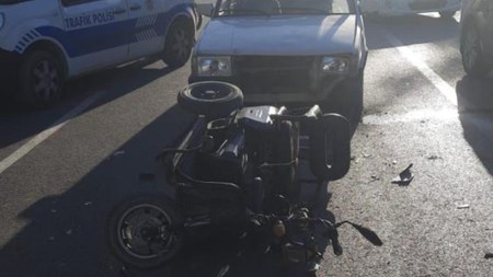 Burdur'da otomobilin çarptığı motosikletin sürücüsü ağır yaralandı
