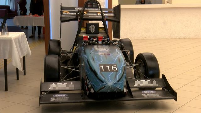 Bursa'da üniversiteli gençlerden hız rekoru: 100 Km'ye 3,6 saniyede