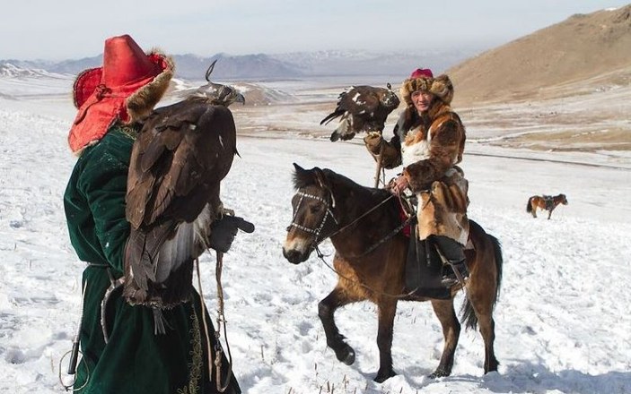 Moğolistan'da altın kartal festivali başladı 