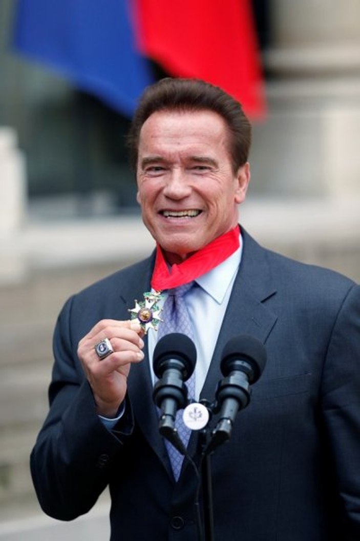 Ünlü aktör Arnold Schwarzenegger’e Fransız Şeref Nişanı