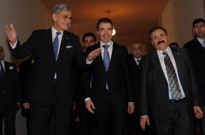 Rasmussen Ankara'da