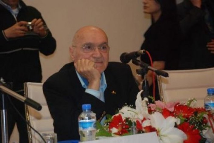 Hıncal Uluç'a protesto