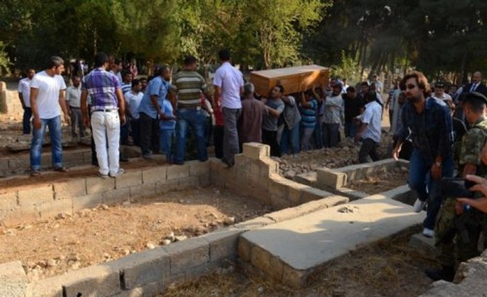 Akçakale'de hayatını kaybeden anne ve 3 çocuğu toprağa verildi