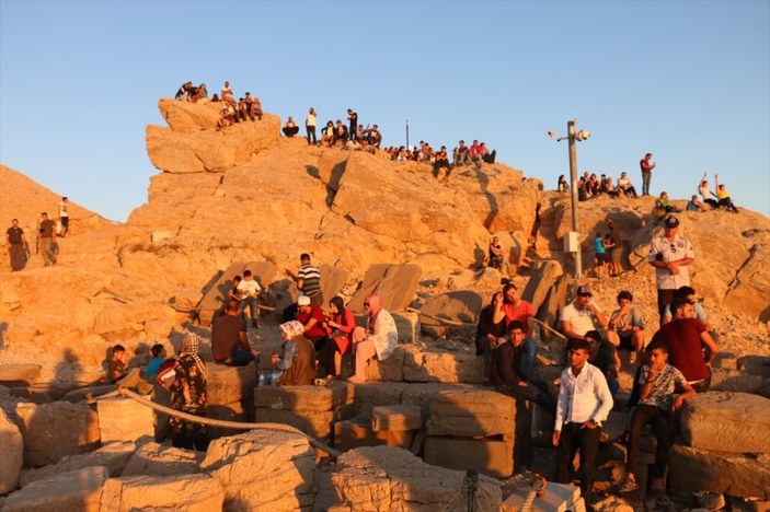 Nemrut Dağı bu bayram 20 bin ziyaretçiyi ağırladı