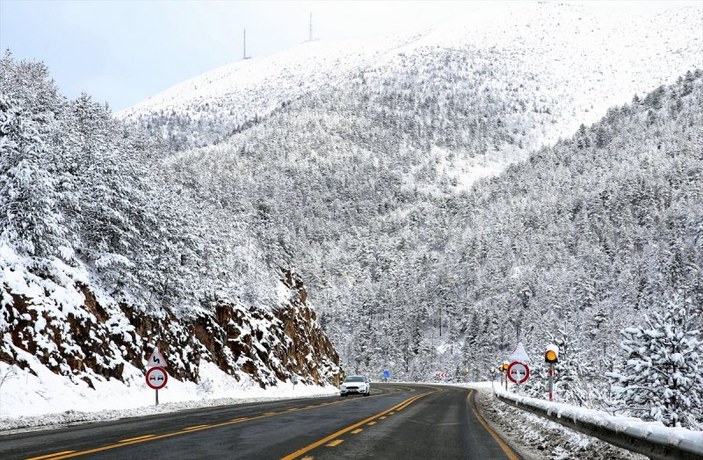 Zigana Dağı'nda kar yağışı