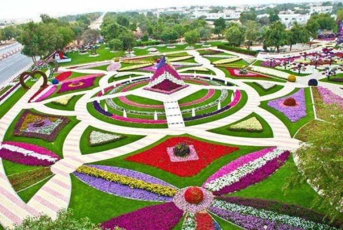 Dünyanın en büyük çiçek bahçesi