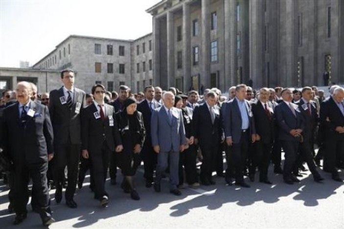 Başbakan Erdoğan ile Bahçeli arasındaki gerginlik yaşandı