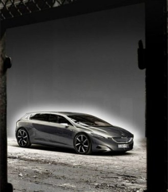 Peugeot’nun yeni konsept modeli HX1