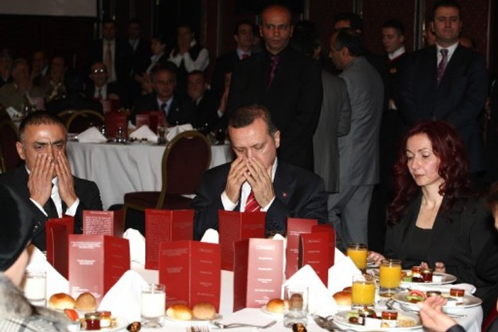 Erdoğan tartışmalı Alevi iftarına katıldı
