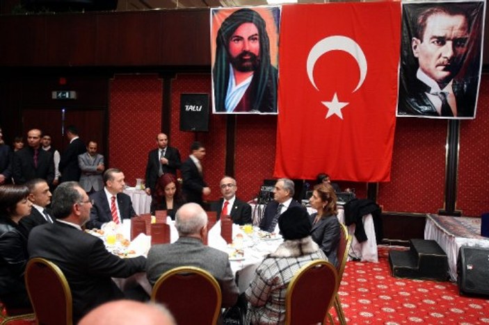 Erdoğan tartışmalı Alevi iftarına katıldı