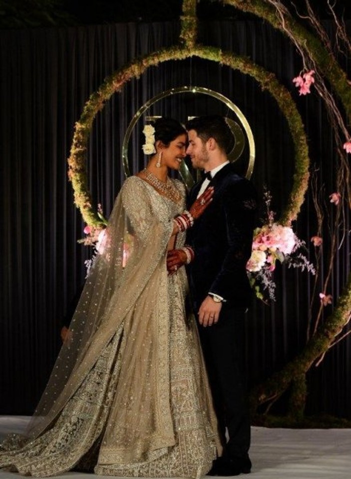 Hint oyuncu Priyanka Chopra ile Nick Jonas evlendi