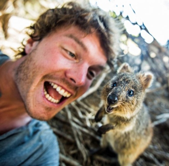 Allan Dixon'un en büyük tutkusu hayvanlarla selfie çekmek
