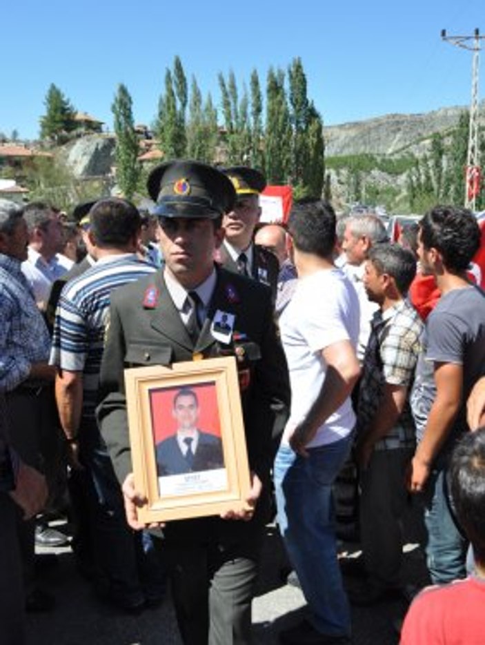 Çorumlu şehit Uzman Çavuş toprağa verildi