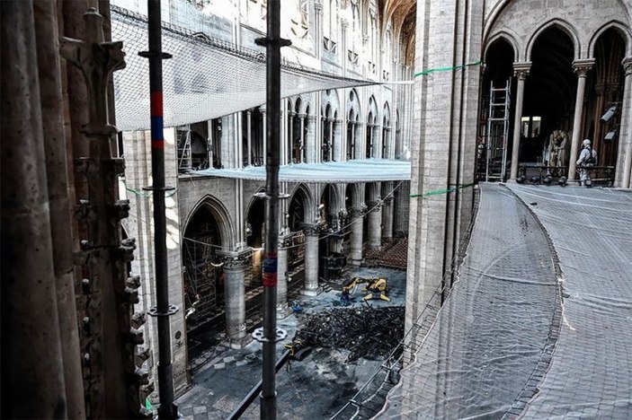Notre Dame yeniden inşa ediliyor