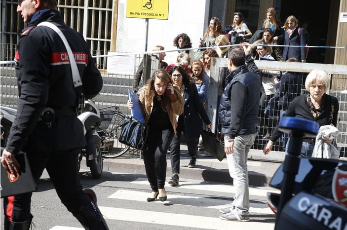 Milano Adliyesi'nde bir sanık hakim ve tanığı öldürdü