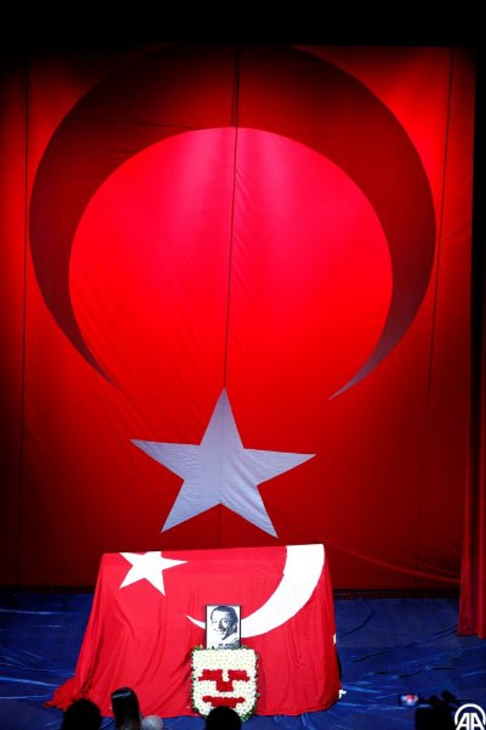 Münir Özkul son yolculuğuna uğurlandı