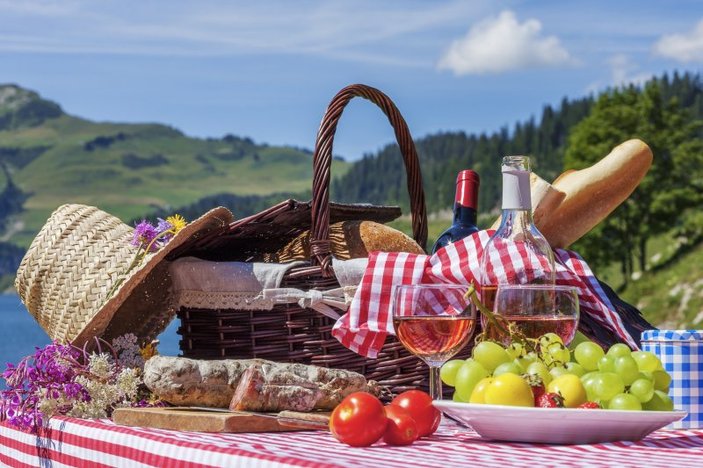 Piknikte yanınıza almanız gereken 10 şey