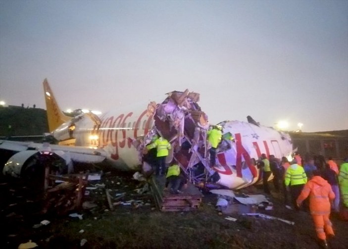 Uçak kazasından ilk fotoğraflar