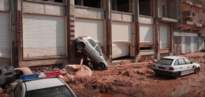 Libya'da selden geriye kalan kareler