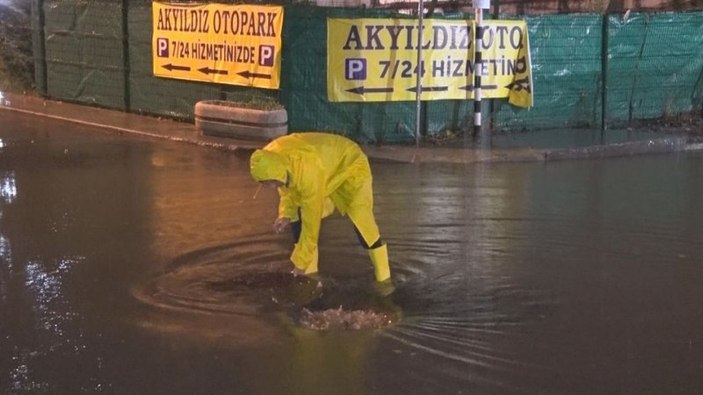 İstanbul'da sağanak yağış etkisini sürdürüyor 
